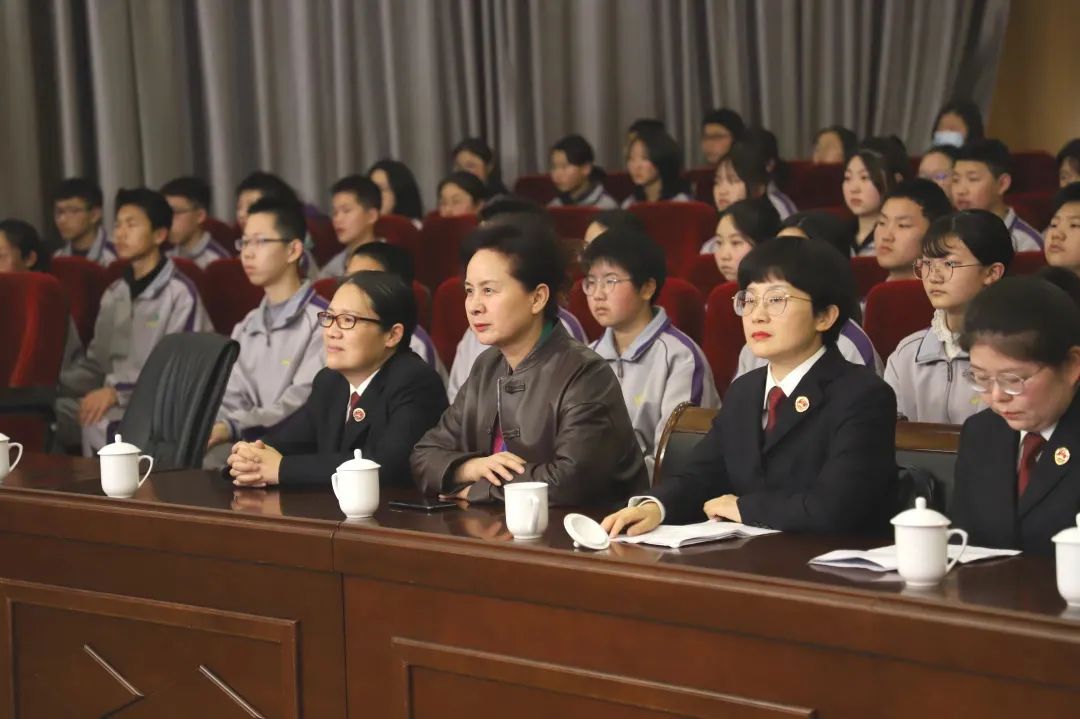 ��������Э��ϯ�Ÿ���һ�е���ʮһѧУ����Ԥ��δ�����˷��﹤��