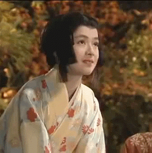 日本国民美少女始祖，曾和成龙一起主演电影！无数粉丝求她复出…