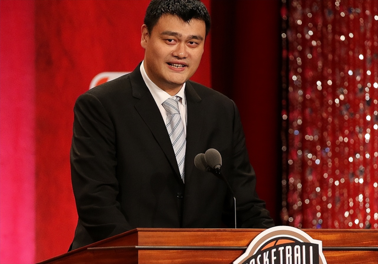 nba名人堂为什么没有入选(罗斯：姚明根本没资格入选NBA名人堂！网友回怼：起码比你有资格)