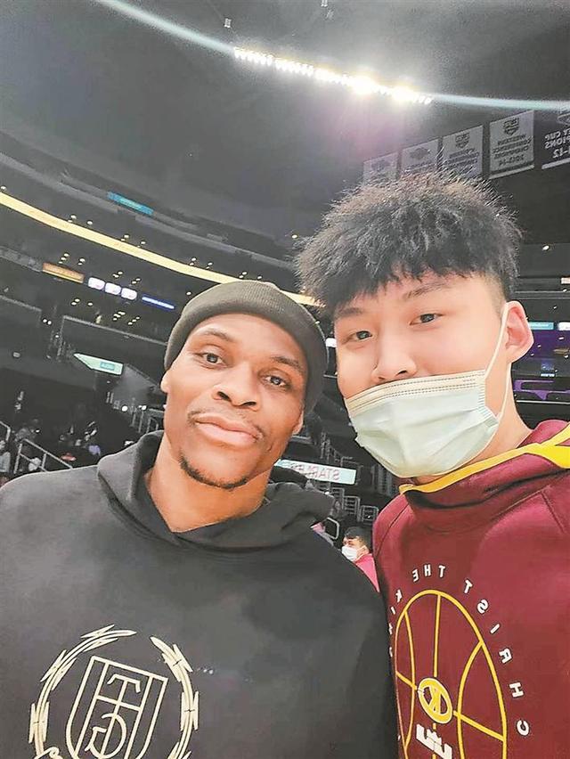 中国有哪些打过nba（又一个曾凡博！中国17岁前锋获14家美国大学哄抢，多支顶级强队）