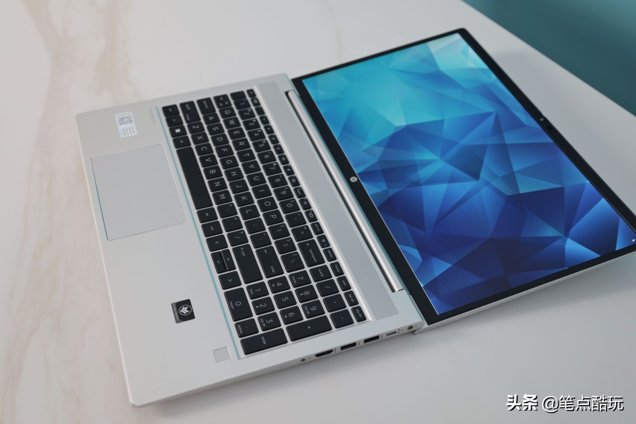 2022年学生必备五大件选购攻略·篇二：哪些笔记本电脑值得选？
