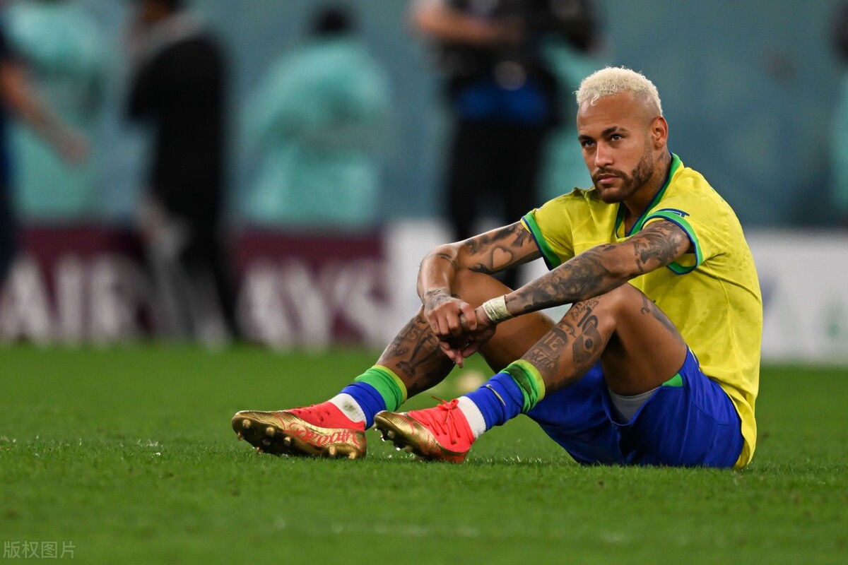 内马尔世界杯总进球（苦涩的里程碑！内马尔平C罗+平马拉多纳+平贝利 世界杯最后一球？）-趣拿体育