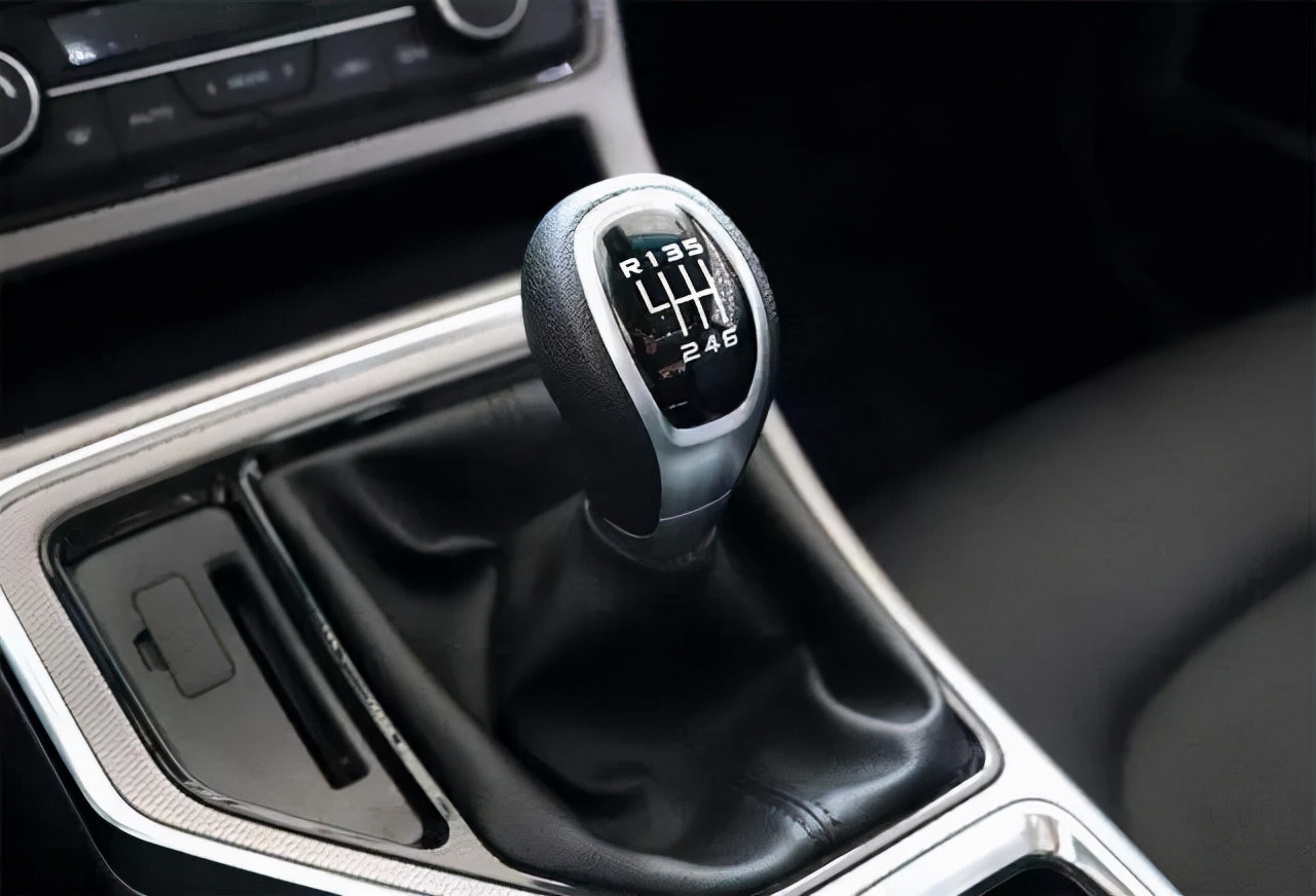 空挡滑行会损伤变速箱么,空挡滑行到底省不省油?