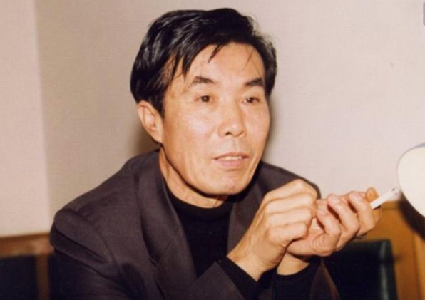 东北“巨骗”陈相贵陨落史：开悍马买182万手机号，08年锒铛入狱