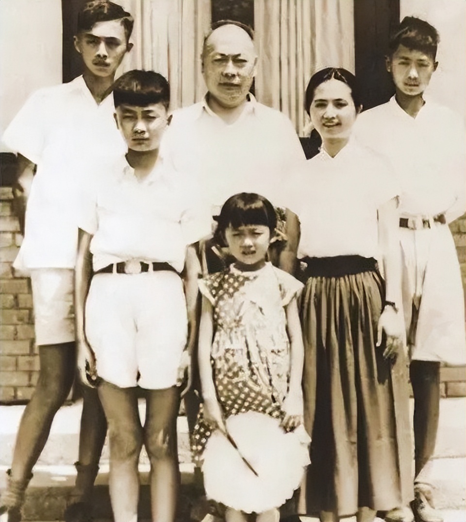 陈毅被妻子锁门外，冲动下提离婚，周恩来找到张茜：给你提个建议