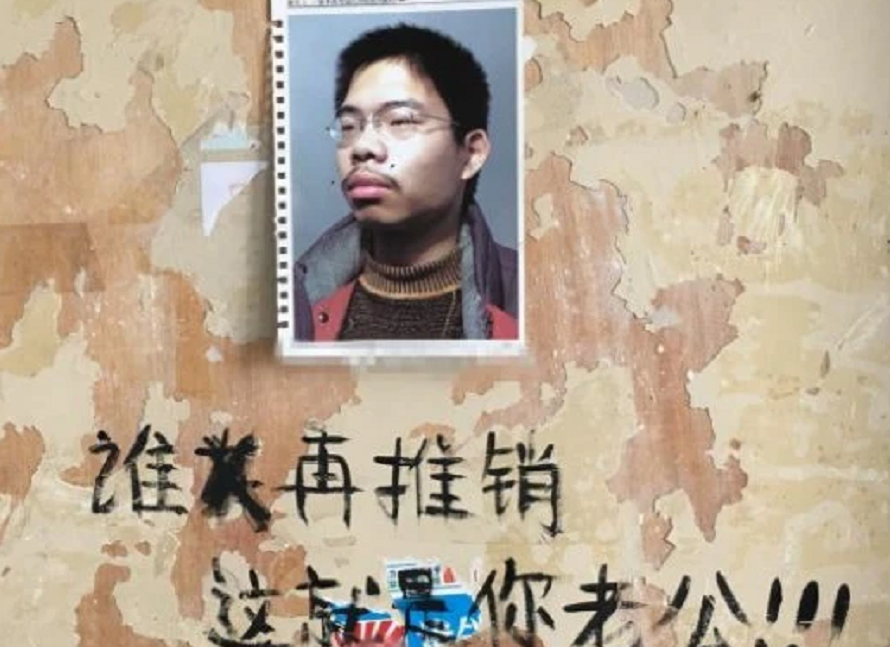 大学生花式“寝室标语”走红，新生受教了，辅导员看后也不敢敲门