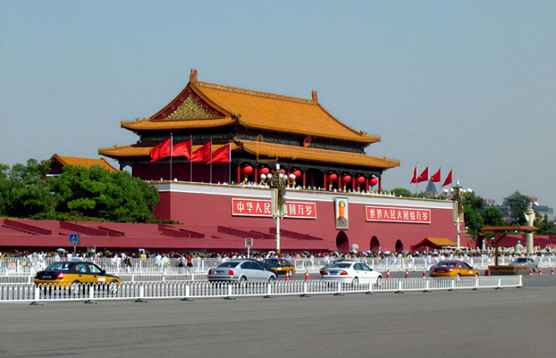 公费留学的杨舒平：多次吹捧“美国空气香甜”，她留在美国了吗？