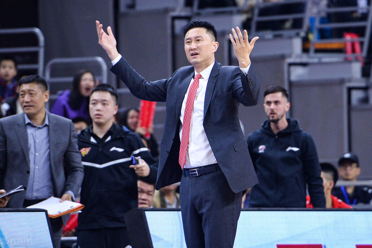 中国男篮对杜锋的贡献(广东队消息:朱芳雨任综艺教练,易建联或驰援