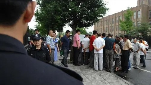 2011年，大连交警被人当街打死，打人者却极其嚣张：我爸爸是大官