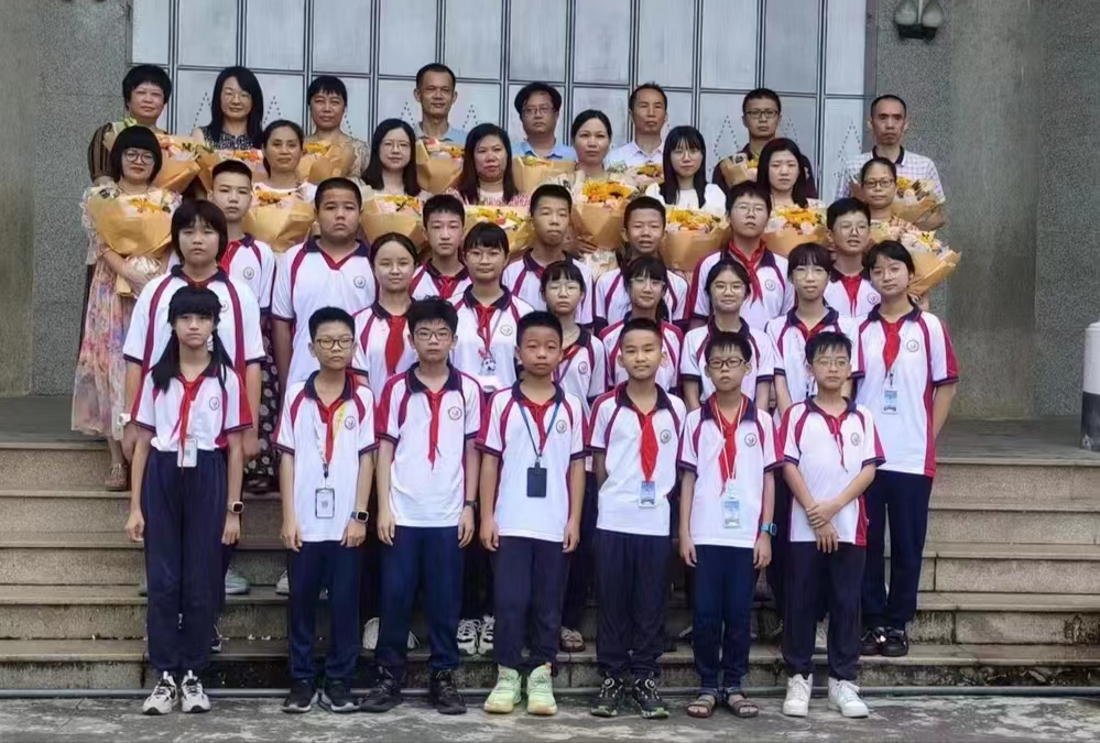 广东揭阳市揭东区第七小学召开2022年优秀毕业生欢送会