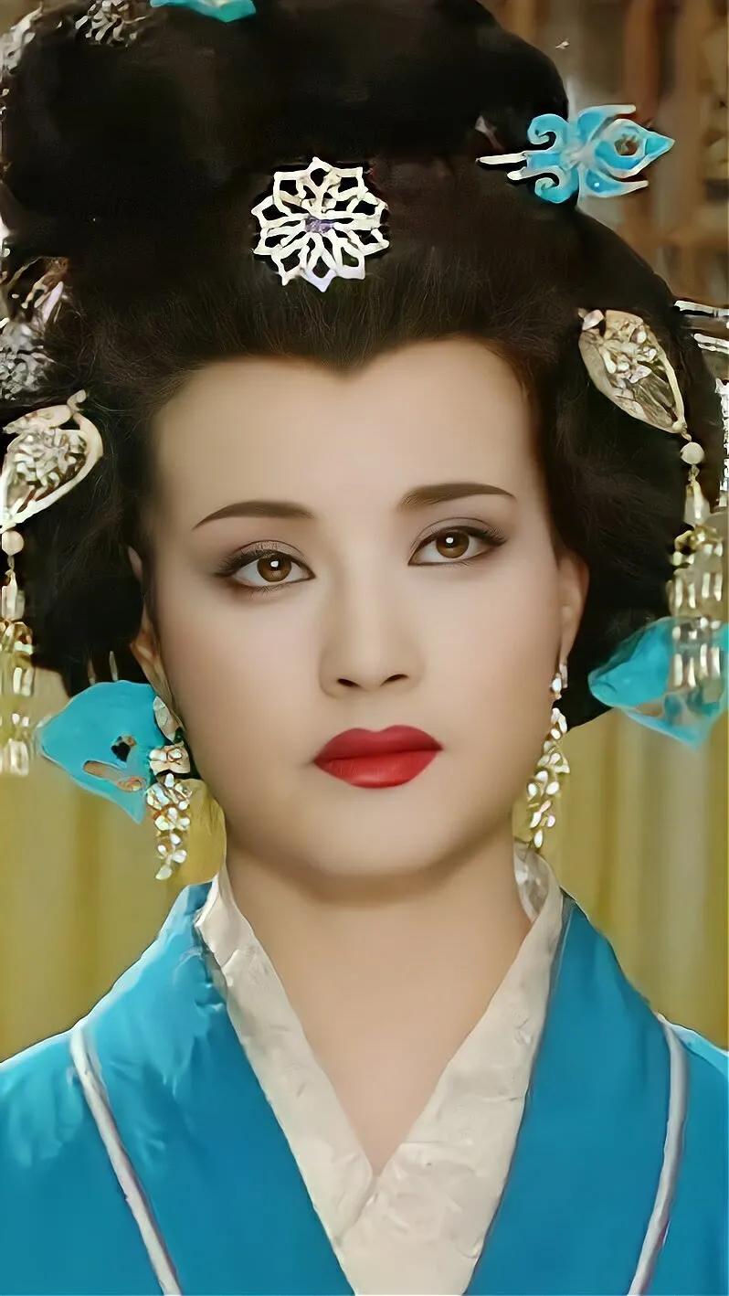 43岁的她，演16岁的少女，竟毫无违和感，真的太美了
