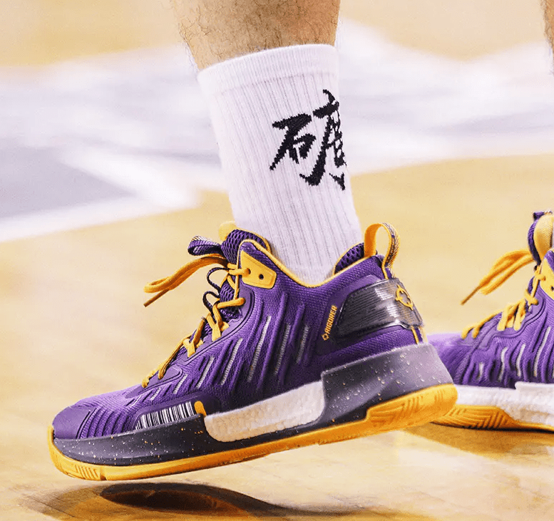 中国有哪些品牌签约nba（国产品牌大爆发！反伍登陆NBA，准者签约里弗斯，汤神迎来小爆发）