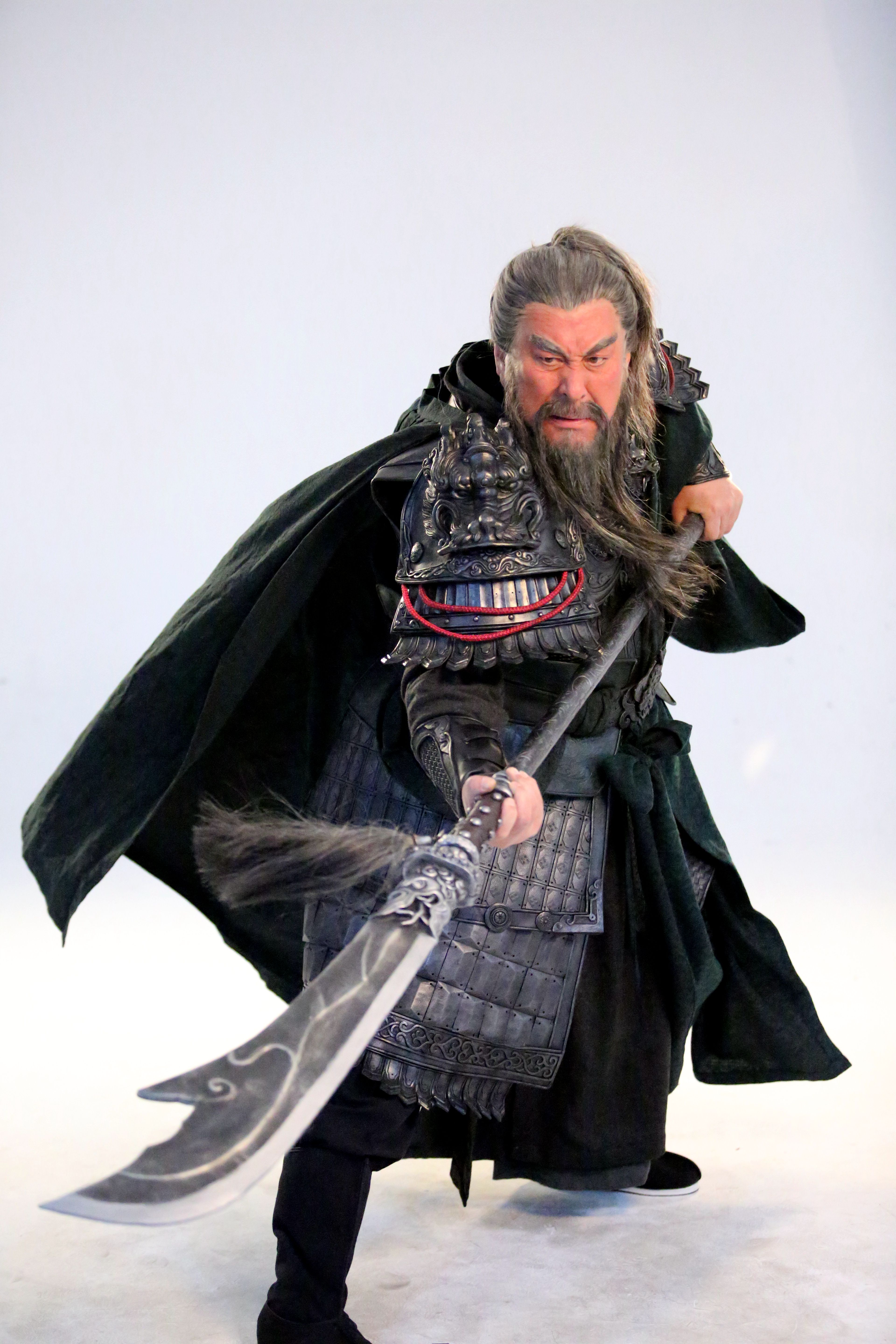 《青龙偃月刀》拍摄画面《青龙偃月刀》描述的是关公后代关平与关兴为