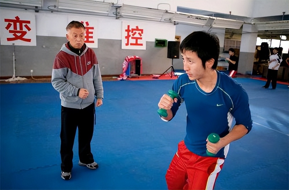 回顾2008年北京奥运拳击，张传良：开赛越早对邹市明越有利