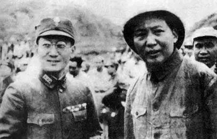 1949年选国旗，张治中反对在国旗上画一道杠，毛主席：有道理