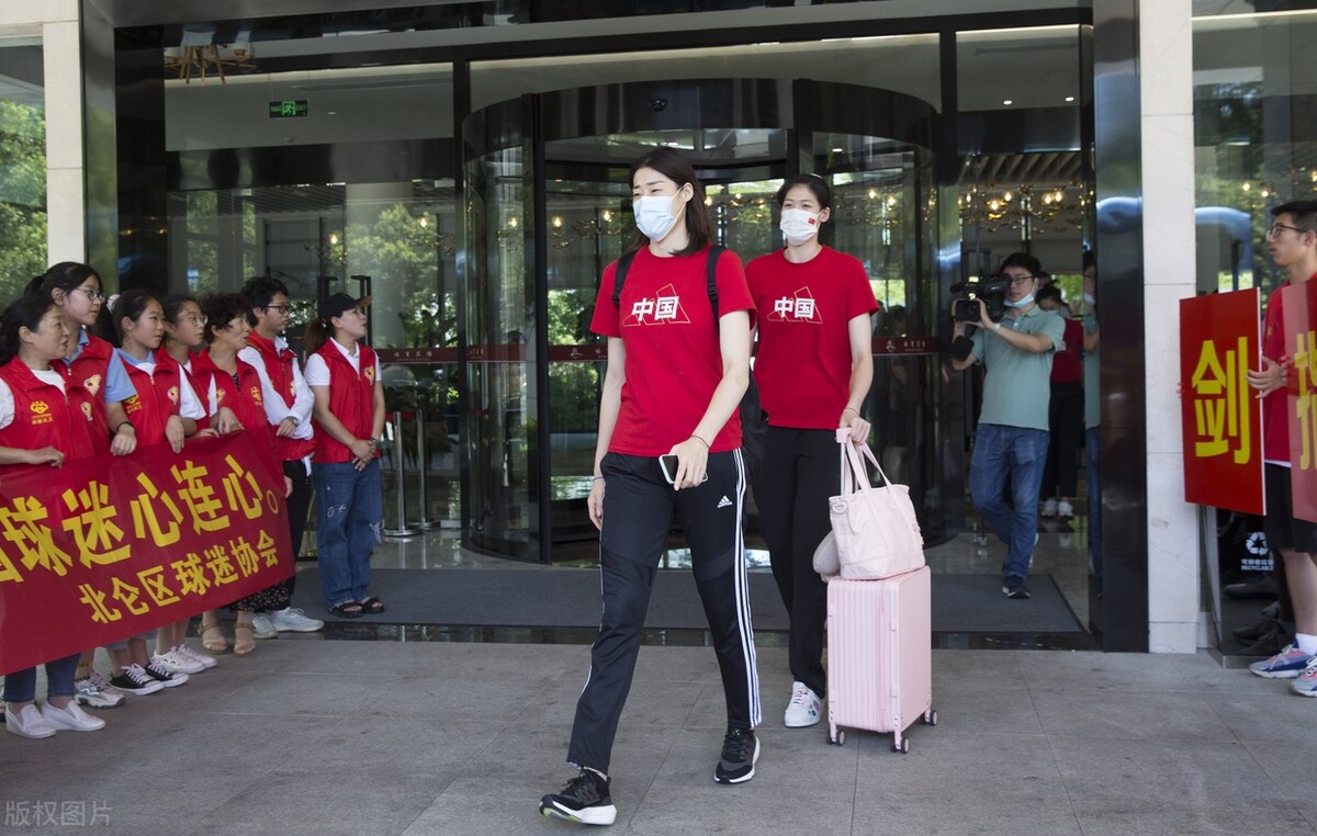 2003年女排世界杯中国vs日本（中国女排亚洲杯惜败日本，铿锵玫愧砥砺前行）