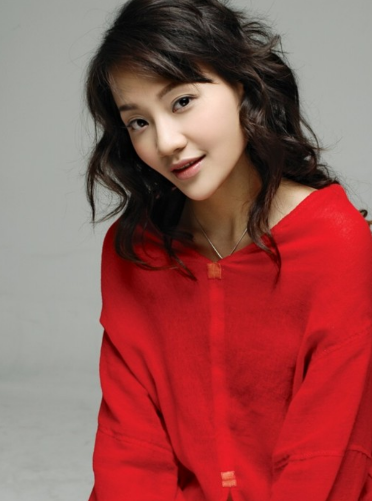 潘星谊:29岁意外离世,在她葬礼上微笑的父亲,如今过得怎么样?