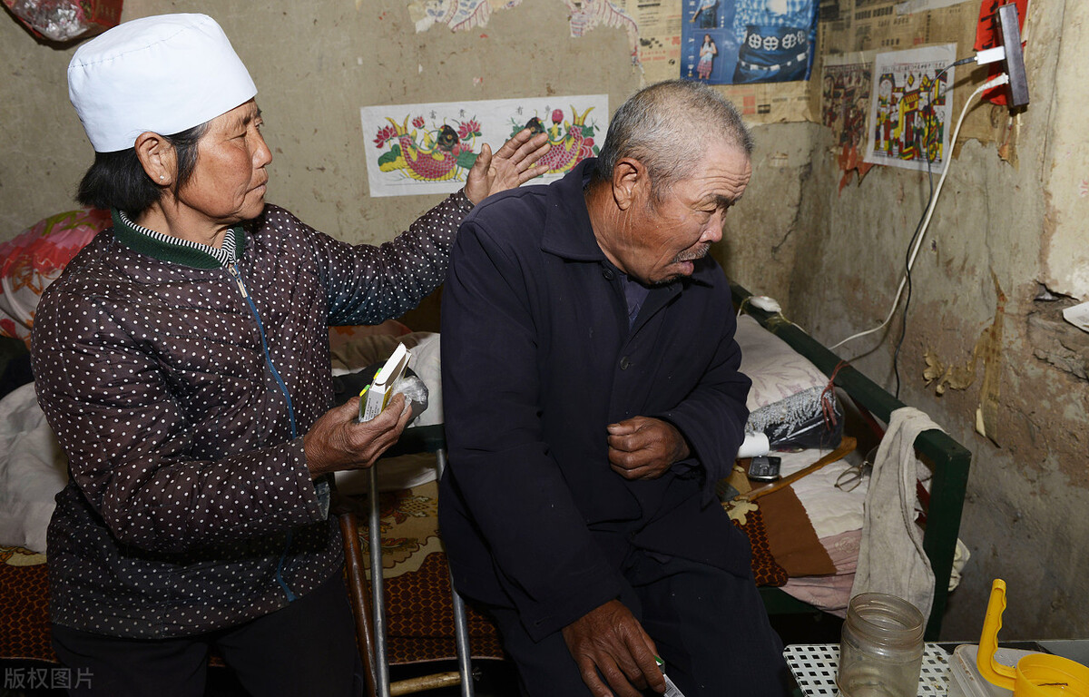 一个股骨头坏死的方，8味药，成本只有9块，我却用了40年