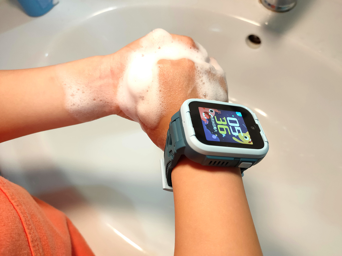 儿童微信+10重AI定位加持：360儿童电话手表10X体验