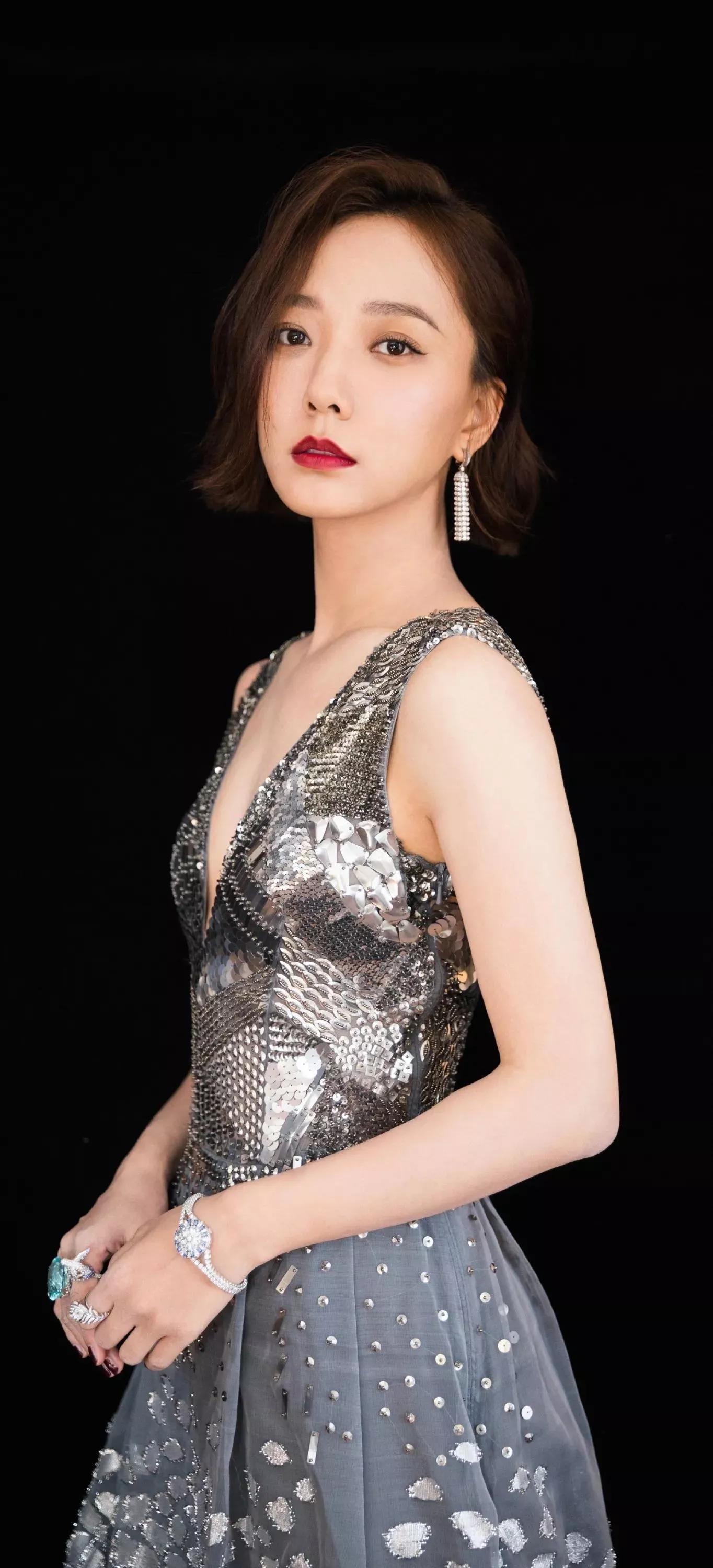 王珞丹：气质婉约，温婉大方，优雅迷人