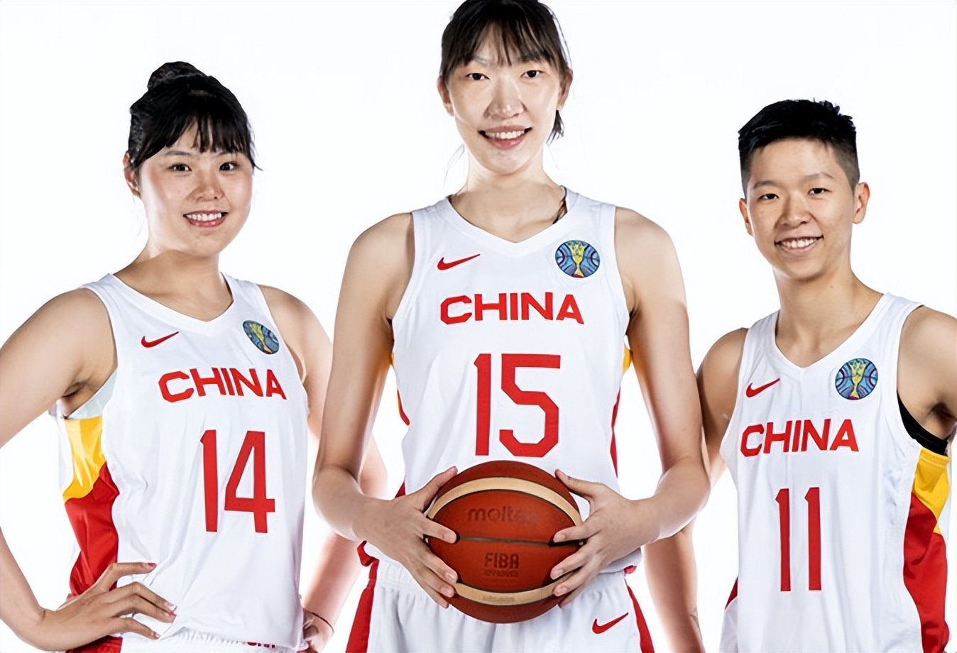 中国女篮队员(中国女篮阵容解析，“5内4锋”顶配，相较5个对手确定1优势)