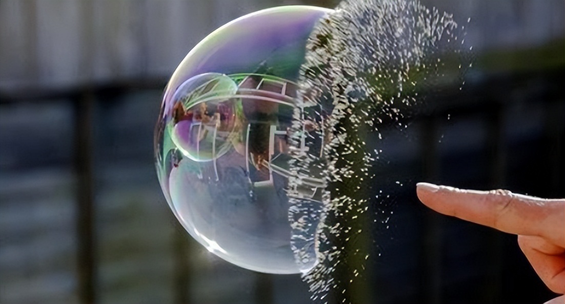 泡沫破裂，纳指又狂泻超3%！BTC跌至2.7万美元