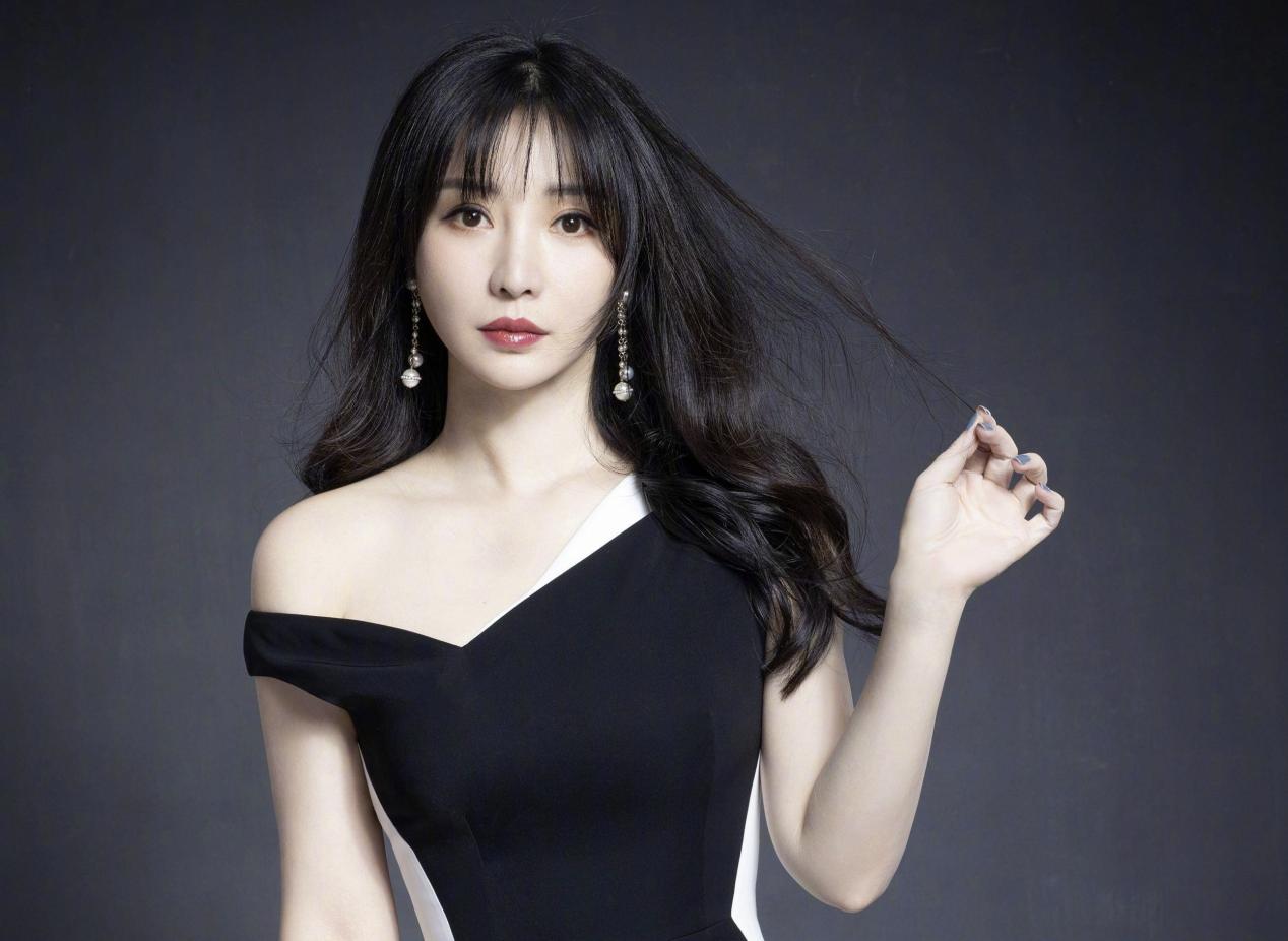 这种"性凝视",太恶俗!继徐娇杨幂之后,张雨绮也成了受害者