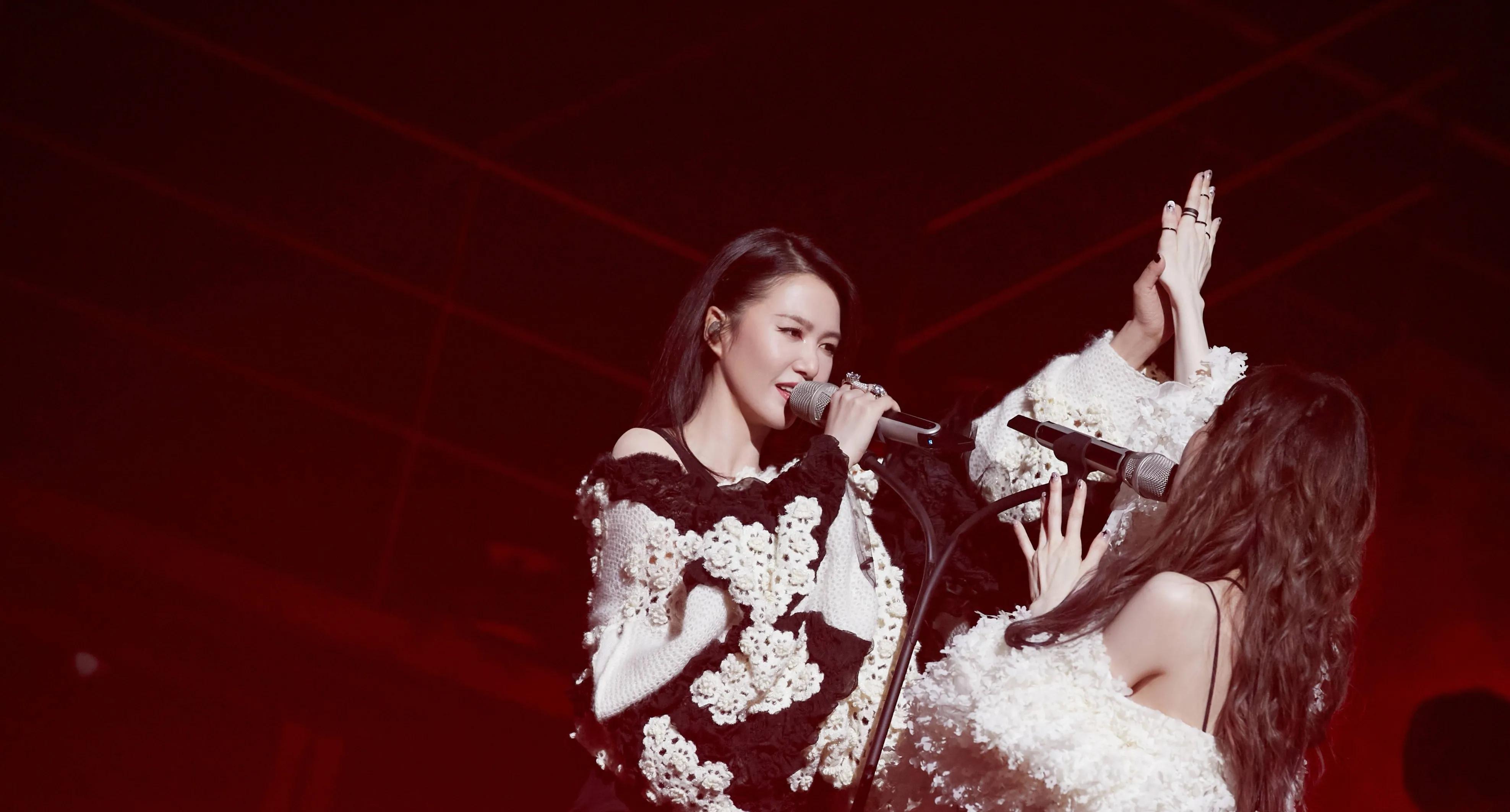 一首《山海》完美地诠释了什么是山为海护，海为山怀