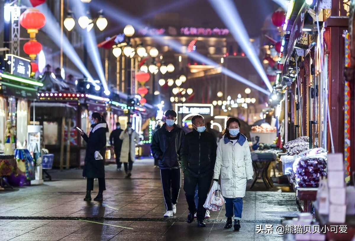 疫情以来，第二个并不平静和平凡的平安夜，几个微妙的信号解析