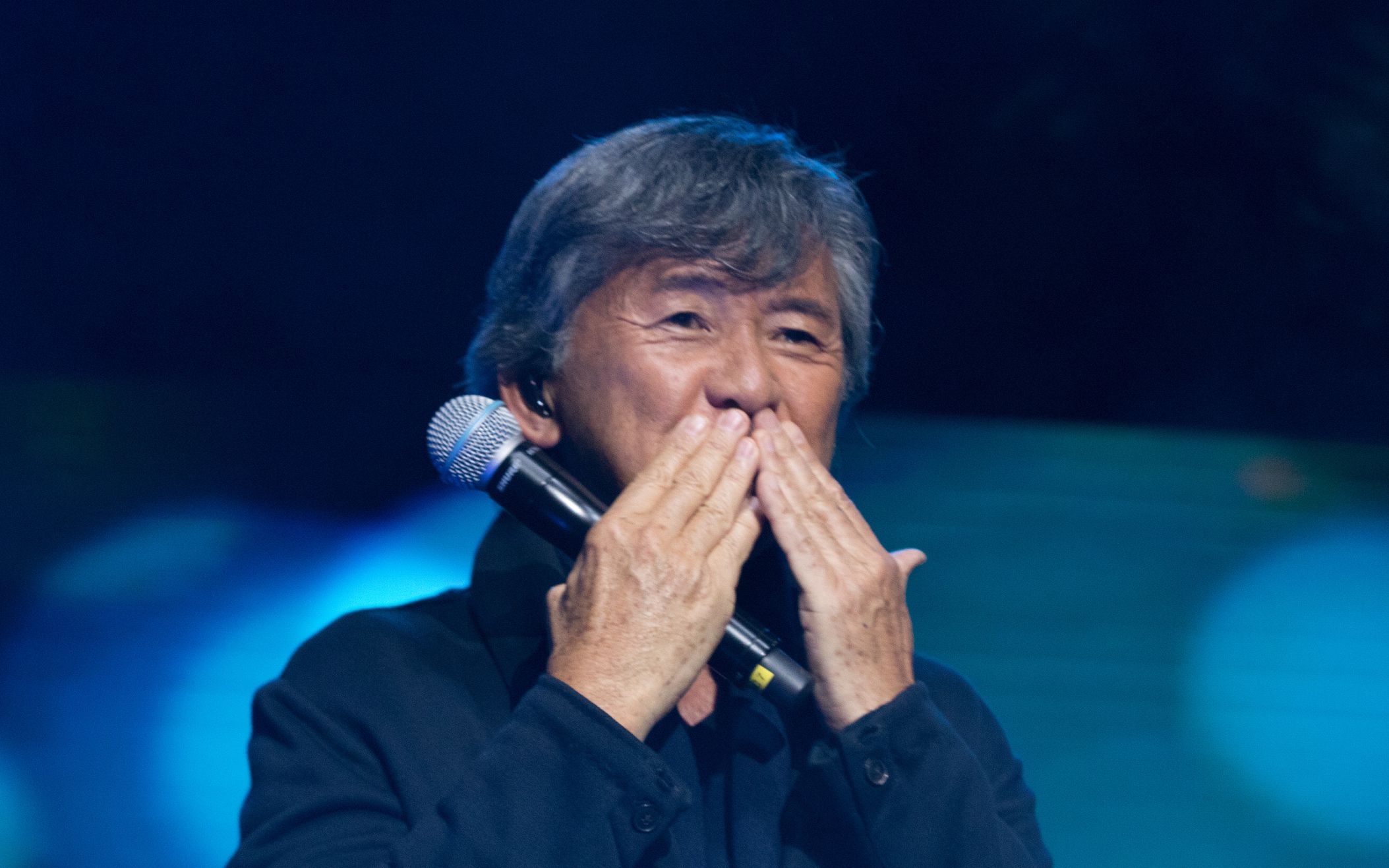 "最帅老大爷"林子祥现身活动,每天只吃一顿饭,越活越年轻