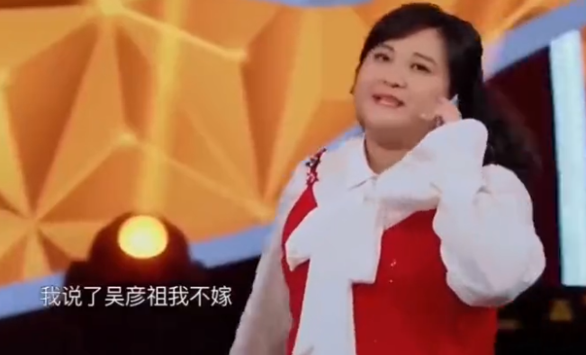 cp遍布娱乐圈却从未被骂，坐拥3000男神，贾玲是怎么做到的？