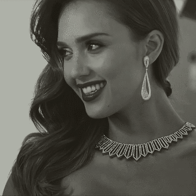 杰西卡·阿尔芭：19岁爆红全网，24岁嫁导演生三娃，如今身价92亿