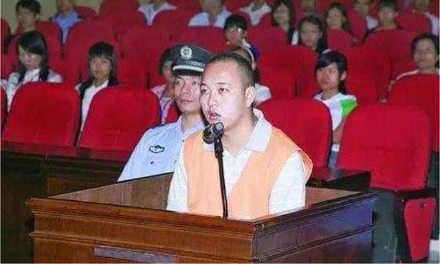 2009年，南宁美女三姐妹被害，凶手是对门邻居，一连扛住8次审问