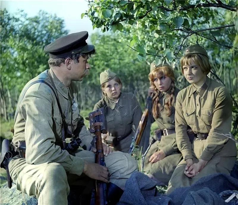 世界电影（0094）苏联电影《这里的黎明静悄悄》（1971）剧照欣赏