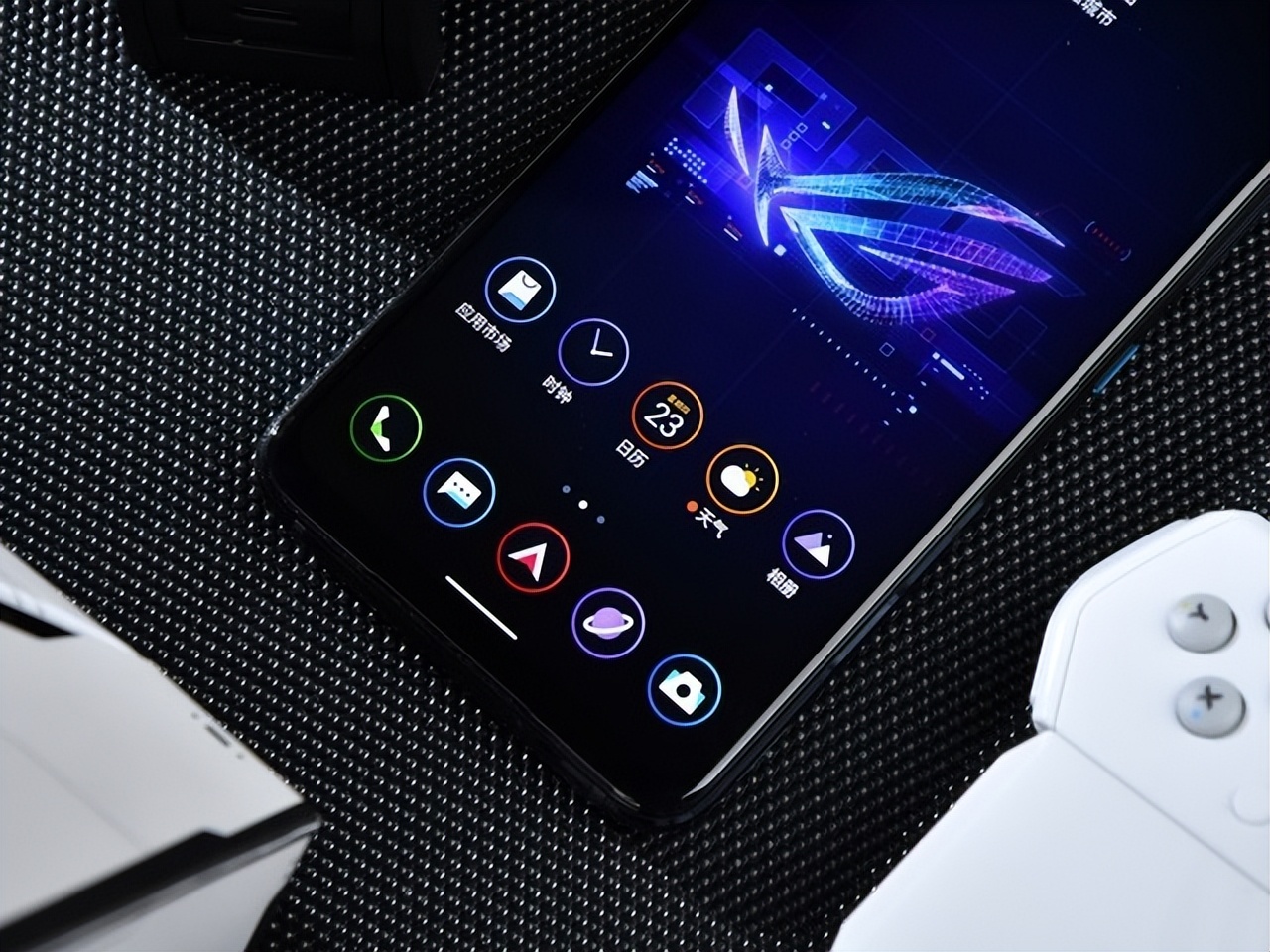 骁龙8+被榨干 腾讯ROG游戏手机6Pro图赏