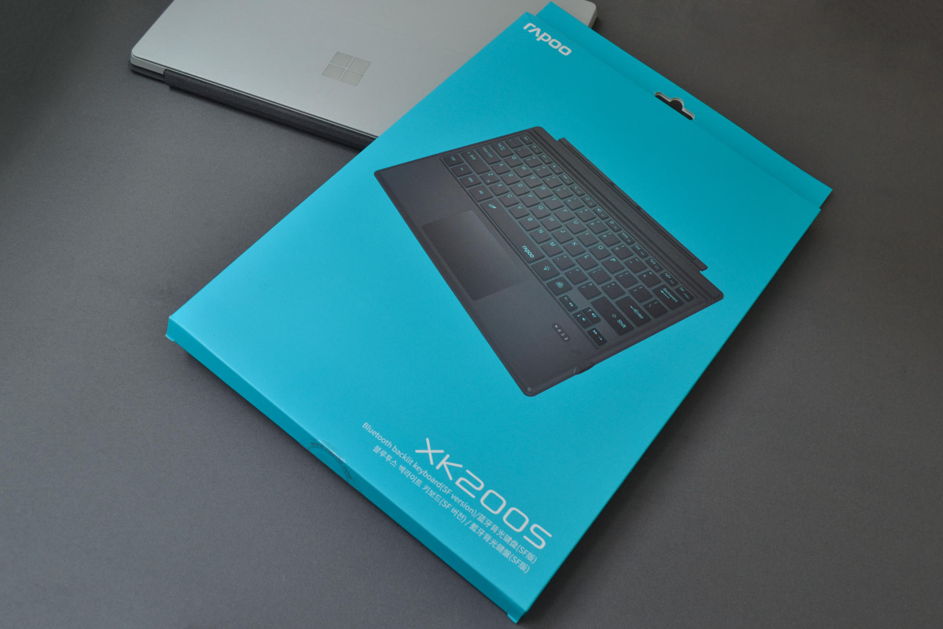 配件太贵 平替超原装 微软Surface另类玩法 雷柏蓝牙键盘XK200S