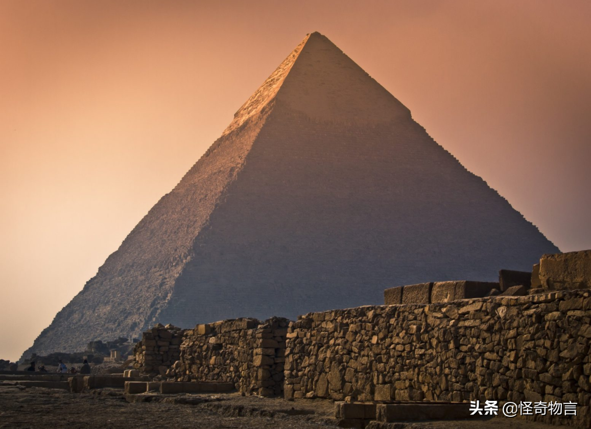 金字塔五千年之谜，谁是幕后建造者，一副壁画可能展示了真相