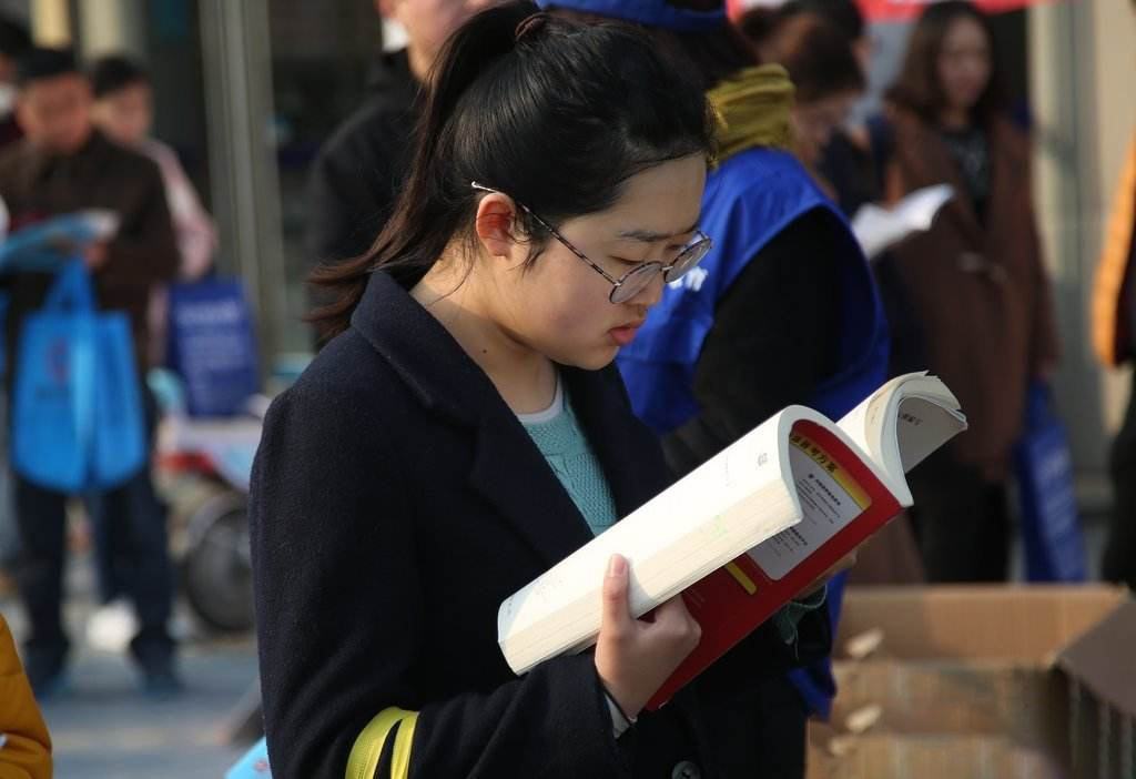 考公党的福音，乡镇公务员扩大“三不限”岗位招录，上岸机会变多