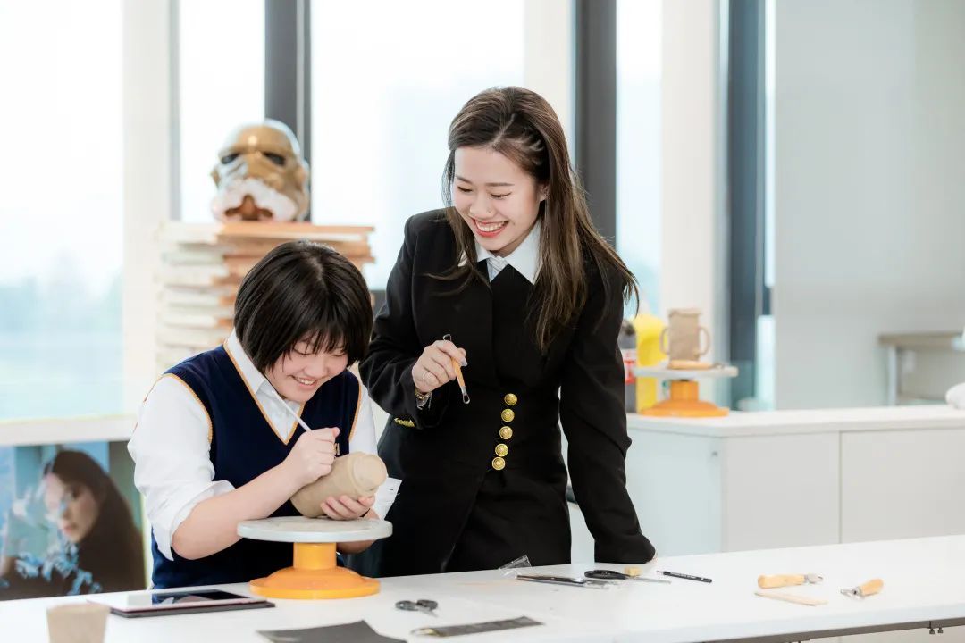 爱莎文华A Level (含国际艺术班) 招生简章