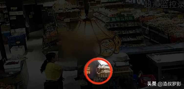 2020年一老人超市偷鸡蛋猝死，家属称偷鸡蛋是维权，上门索赔38万