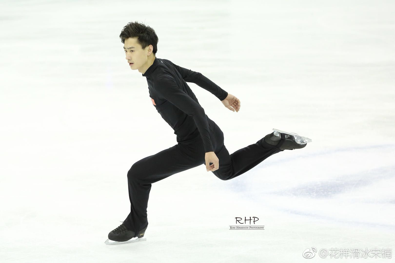 isu速度滑冰世界杯总决赛(花滑选手宋楠晒照,是羽生结弦抱着转圈圈的