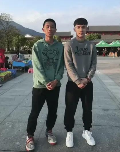 徐杰身高178（徐杰回家全家福曝光，姐姐妈妈长得很广东，徐杰竟然没有弟弟高）