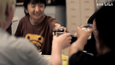 “我爱摇滚，我有病。”