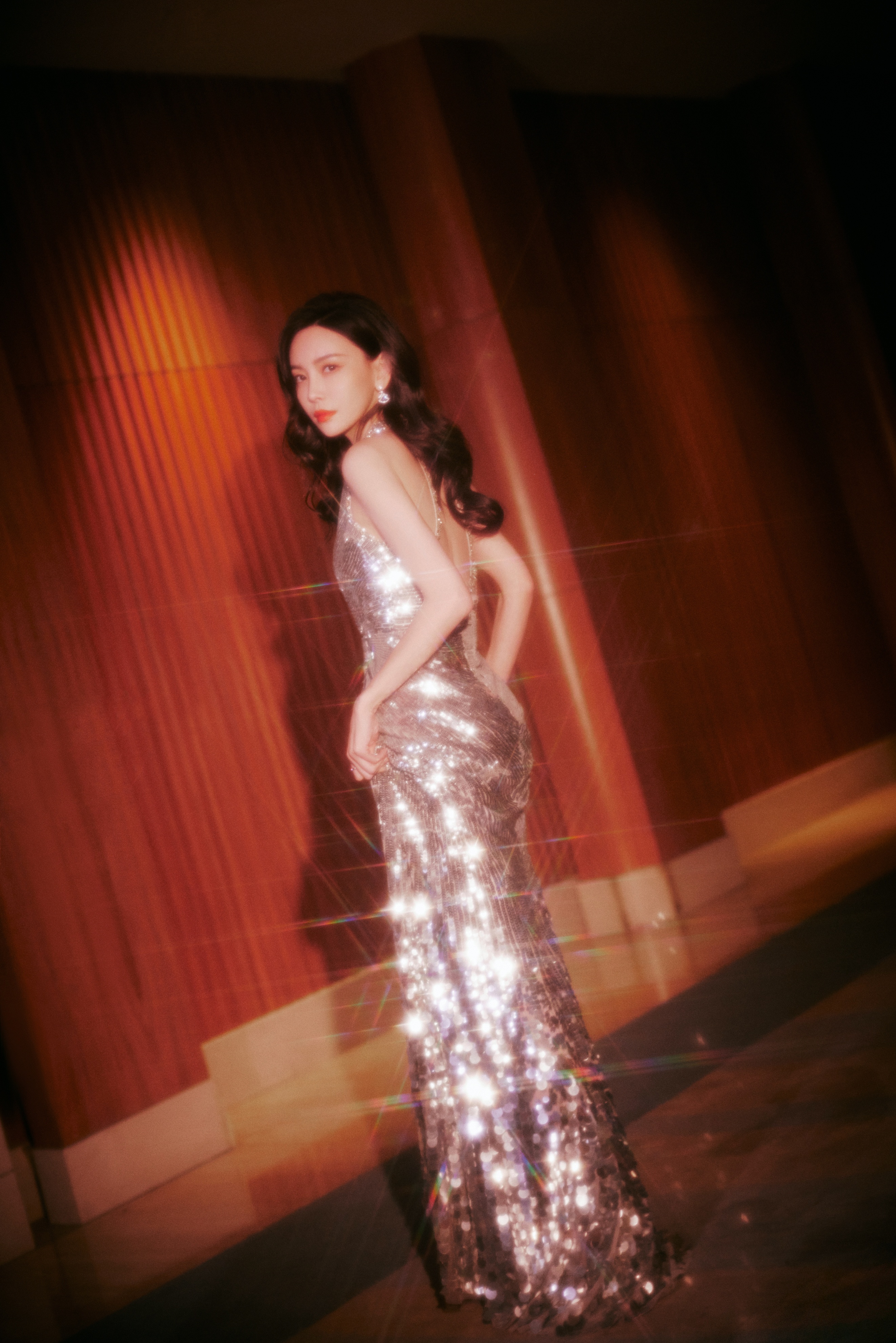 国剧盛典女星造型:于文文最性感,关晓彤最高贵,秦岚最娇媚