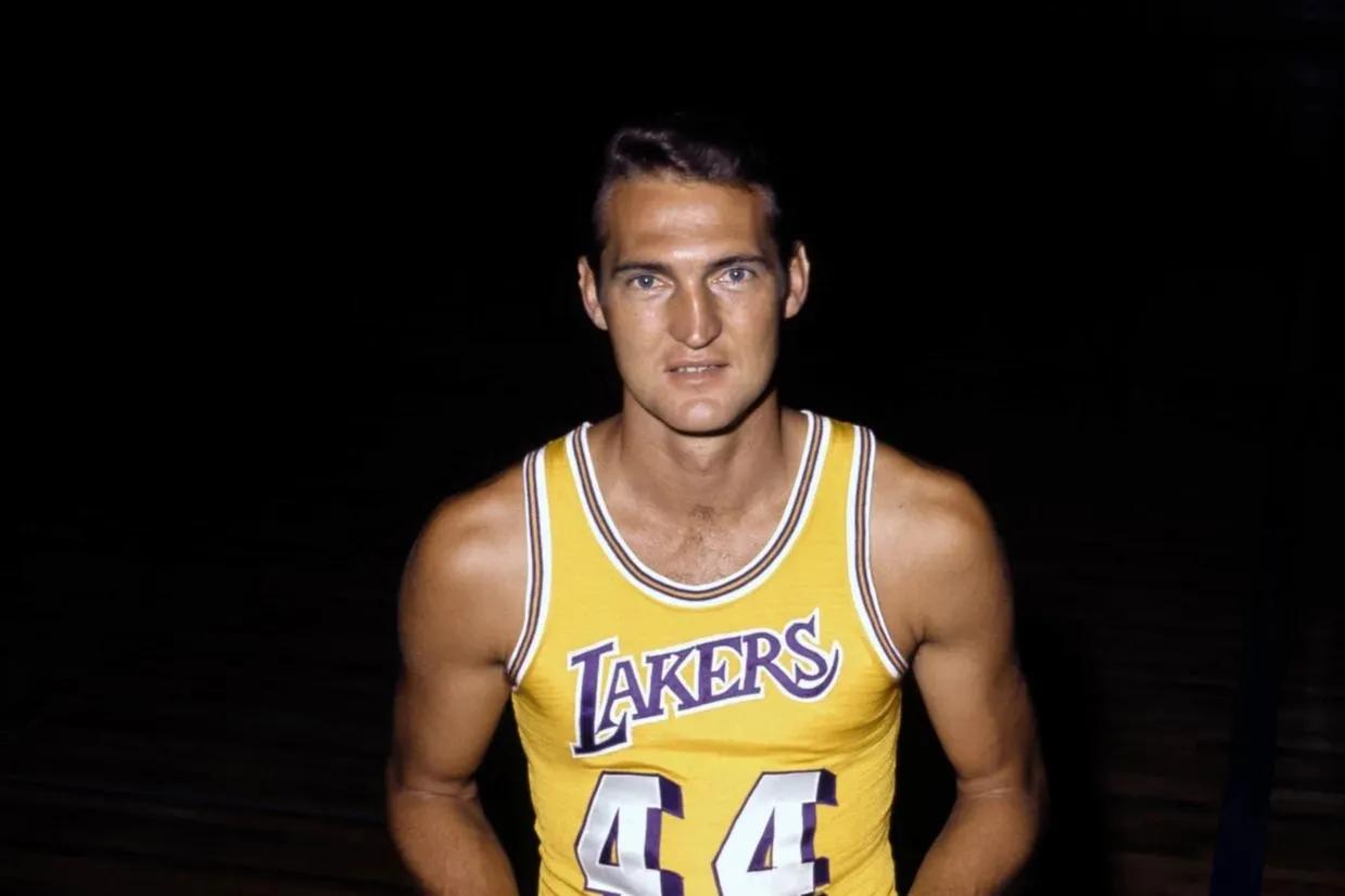 nba哪些球星最厉害(美媒列出了史上最伟大的20名球员，以及他们的总决赛战绩和数据)