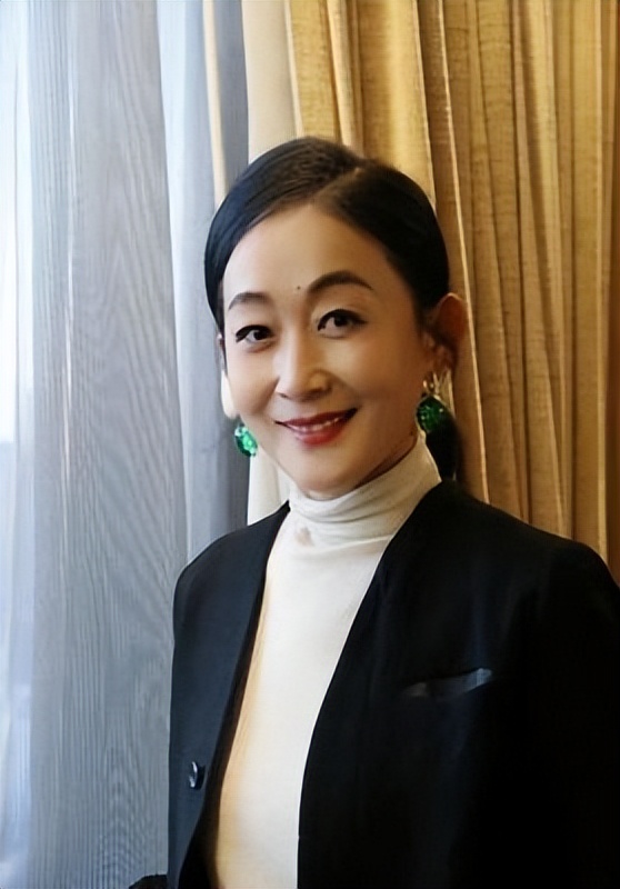 陈瑾一辈子不愁吃穿，57岁还未婚未育，她到底图什么