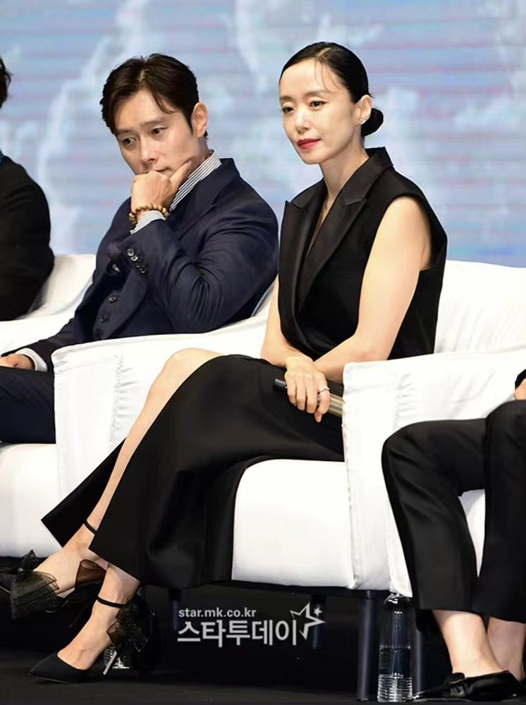 宋康昊李秉宪新片定档，神级阵容搭配，韩国灾难片再次直击人性