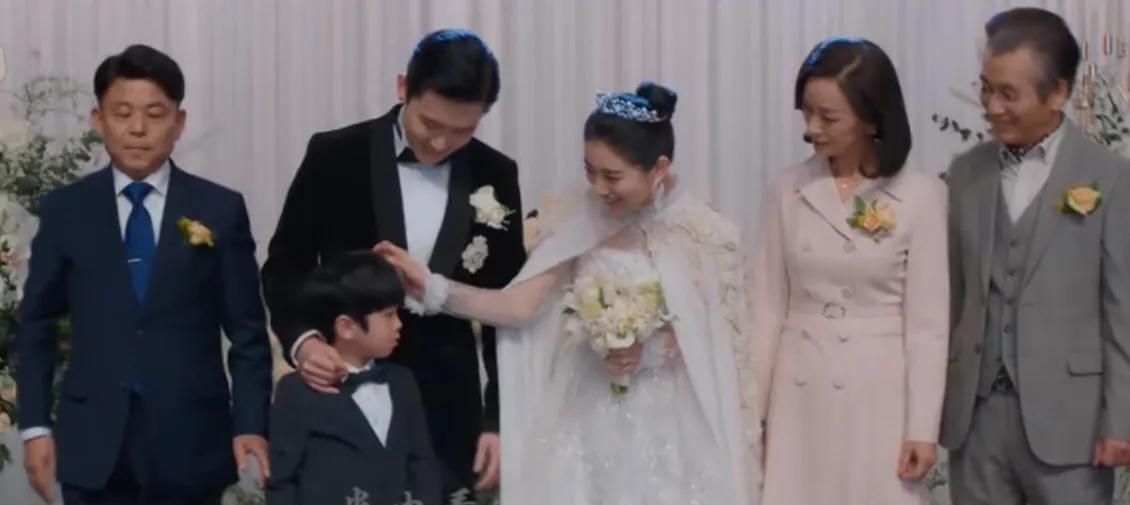 《安娜》：清纯“初恋脸”秀智告诉你，说谎精如何偷窃豪门人生？