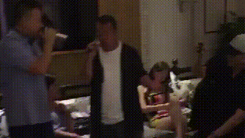 知名导演公然非礼女明星，现场照片曝光：这个人，究竟有多无耻？