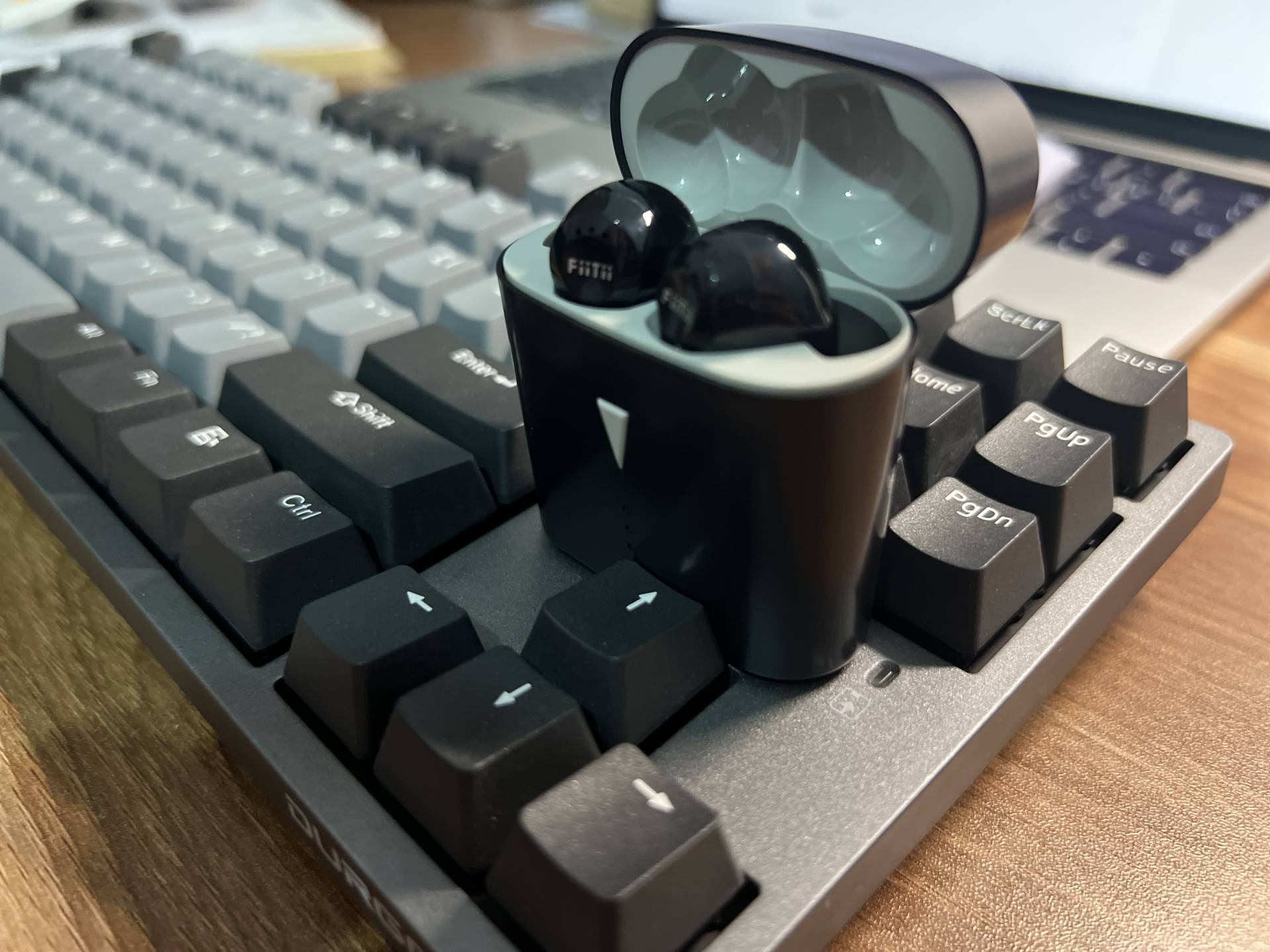 超值268元！动圈+动铁的降噪耳机FiiTii 魔浪 HifiAir